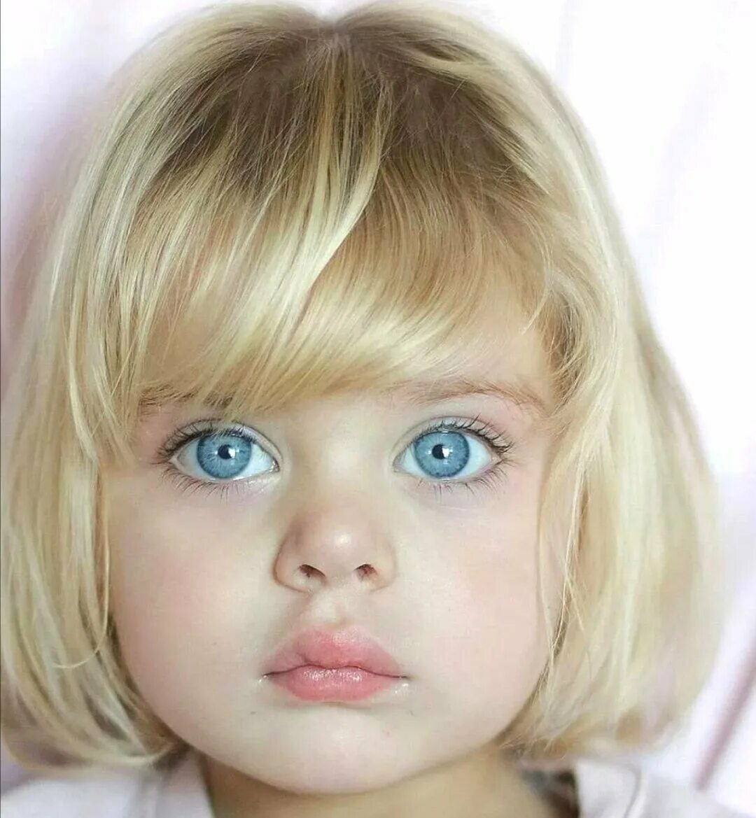 Дети блондины с голубыми глазами. Девочка с голубыми гла. Дети с красивыми глазами. Голубоглазая девочка. Может ли родиться светловолосый и голубоглазый ребенок