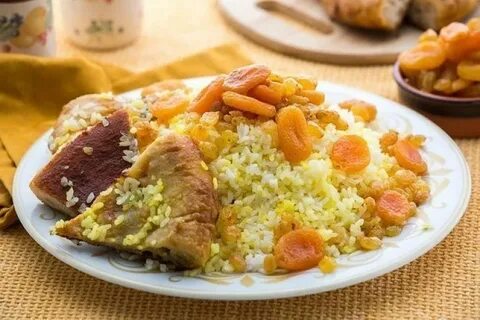 Азербайджанский плов с курицей и сухофруктами