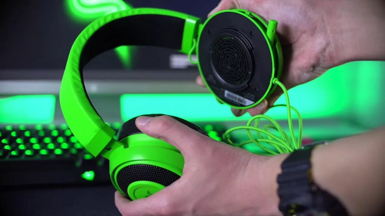 Наушников razer kraken pro. Наушники Razer Kraken Pro v2. Рейзер Кракен про в2. Наушники рейзер Кракен 2. Razer v2 Pro White.