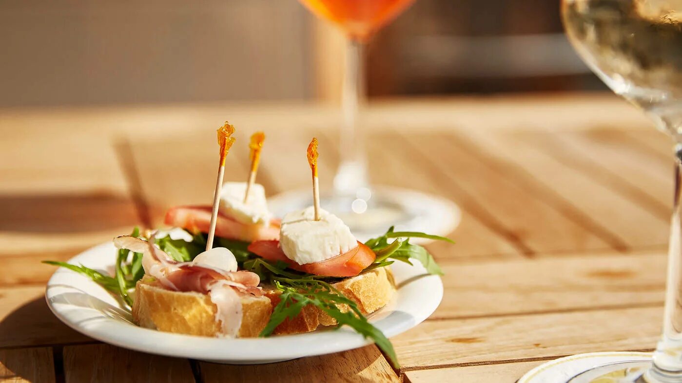 Перед тем как подать на. Памятка как правильно экономить деньги. Аперитив. Менажница с закусками. Начало движения маневрирование.