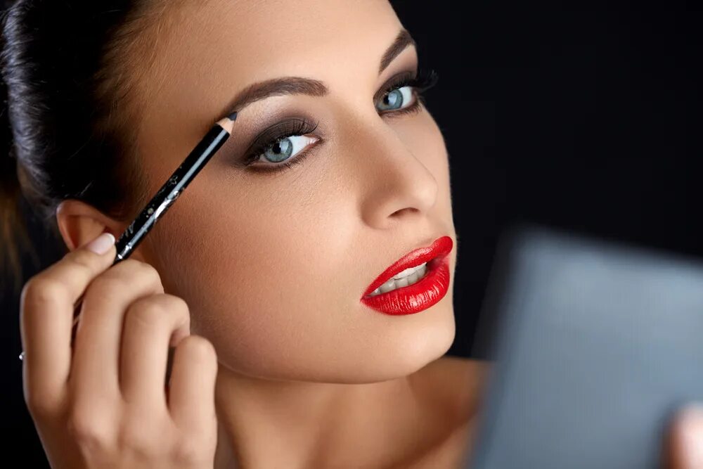 Doing make up. Идеальный макияж. красивый макияж для себя. make up бровей. красивые девушки макияж красивые брови.