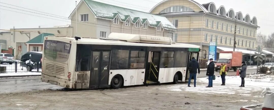 Троллейбус Волгабас Пересвет. Плохой автобус. Самые плохие автобусы. Поломка автобуса.