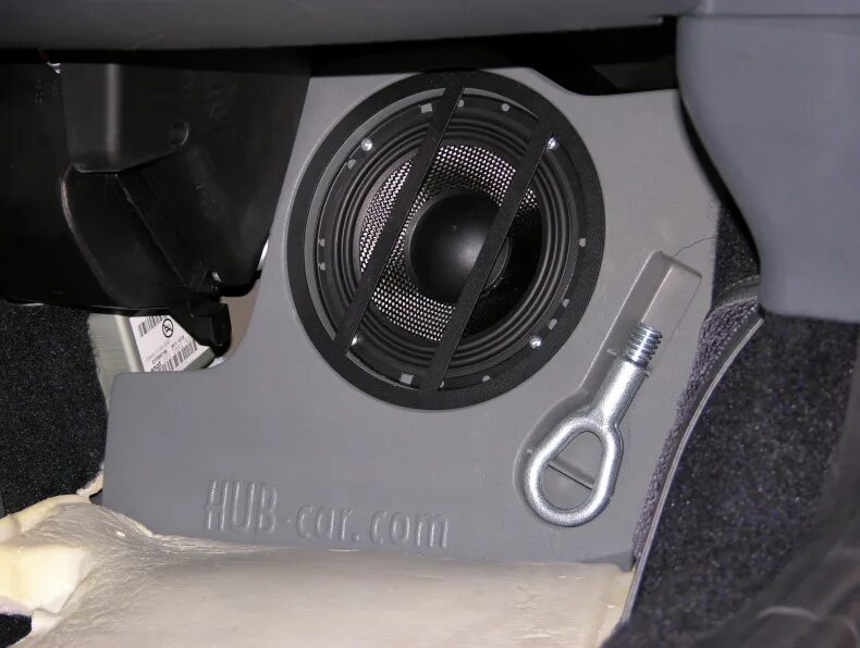 Сабвуфер издает звук. Сабвуфер для smart fortwo 451. сабвуфер smart 451. smart 453 сабвуфер. динамик смарт 451.