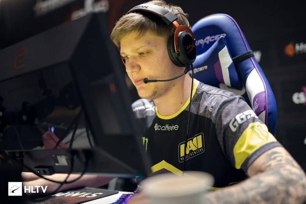 Simple navi. Симпл игрок нави. КИБЕРСПОРТСМЕН Саша Симпл. S1mple CS go.