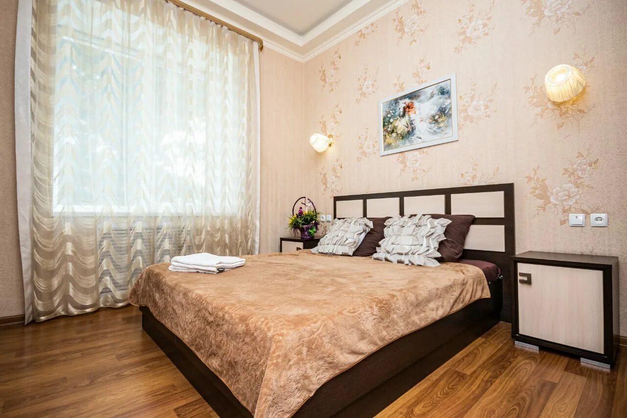 Красивые квартиры в ростове. Квартиры рядом. Квартира в центре ростова. Визитка аренда квартир. Квартиры на театральной ростов-на-дону.