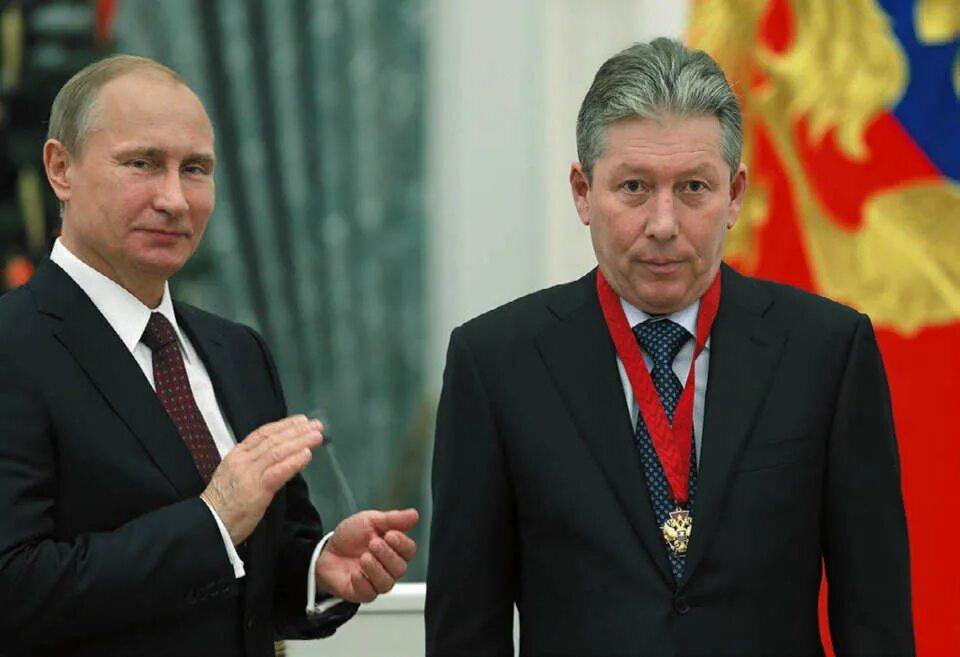 Вице президент лукойла равиль маганов. Глава совета директоров. Равиль маганов альметьевск. Маганов равиль наилевич. Глава совета директоров.