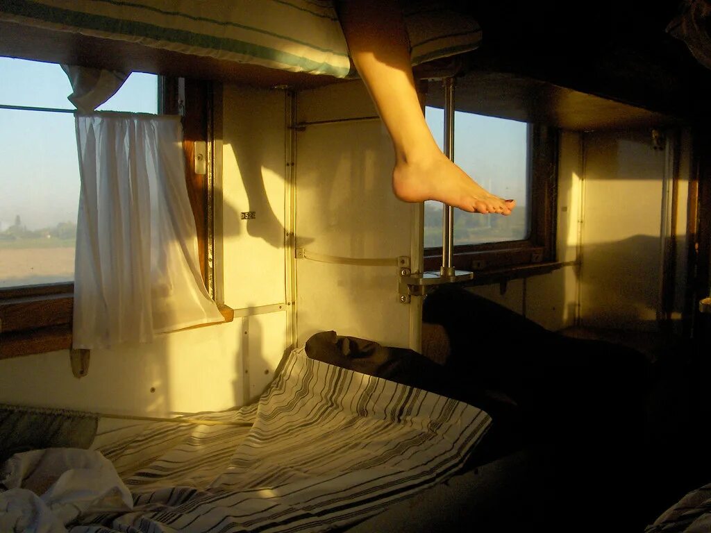 Без плацкарт. Плацкарт летом. Без плацкарт. Женщины в плацкарте. Без плацкарт.