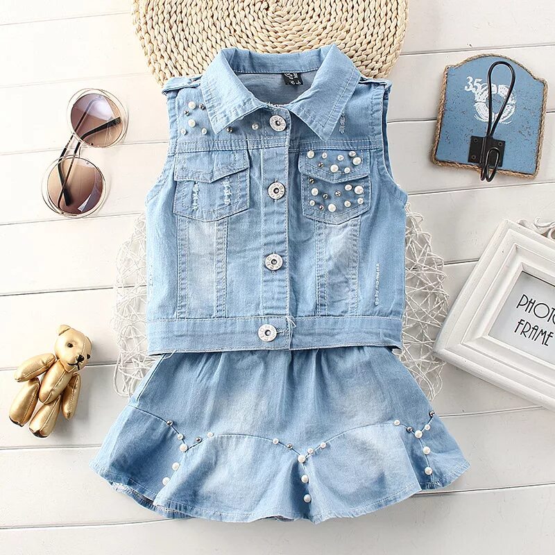 Джинсовые костюмчики для девочек. Одежда для подростков. Детское джинсовое платье. Детские джинсовая одежда. Одежда джинсовая для девочки.