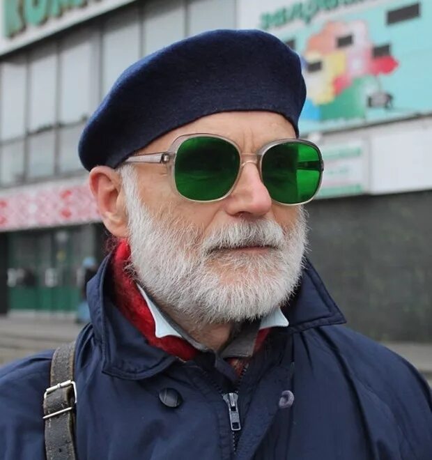 Дедушка в очках. Модный дедушка. Дед в солнцезащитных очках. Модные старики.