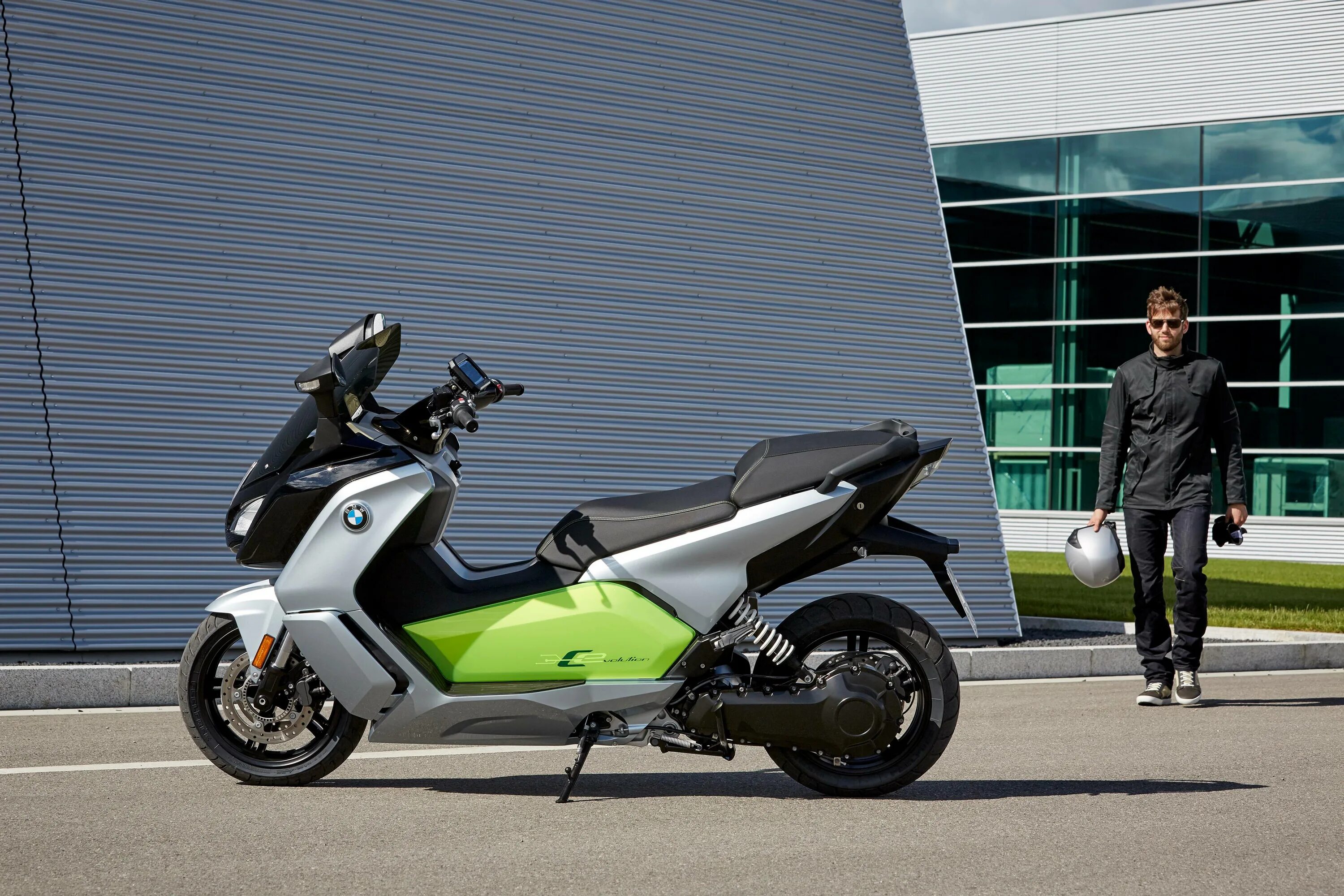 Scooter c. Электроскутер bmw c evolution. bmw evolution scooter. bmw c 650 evolution. скутер бмв 650.