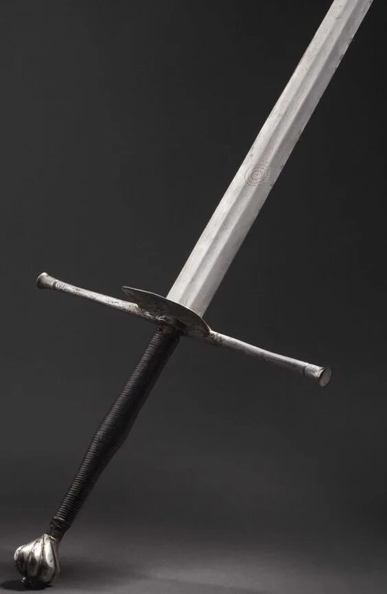 Combat sword. Цвайхандер меч. Цвайхандер Гарда. Меч Одина. Меч 16 века.