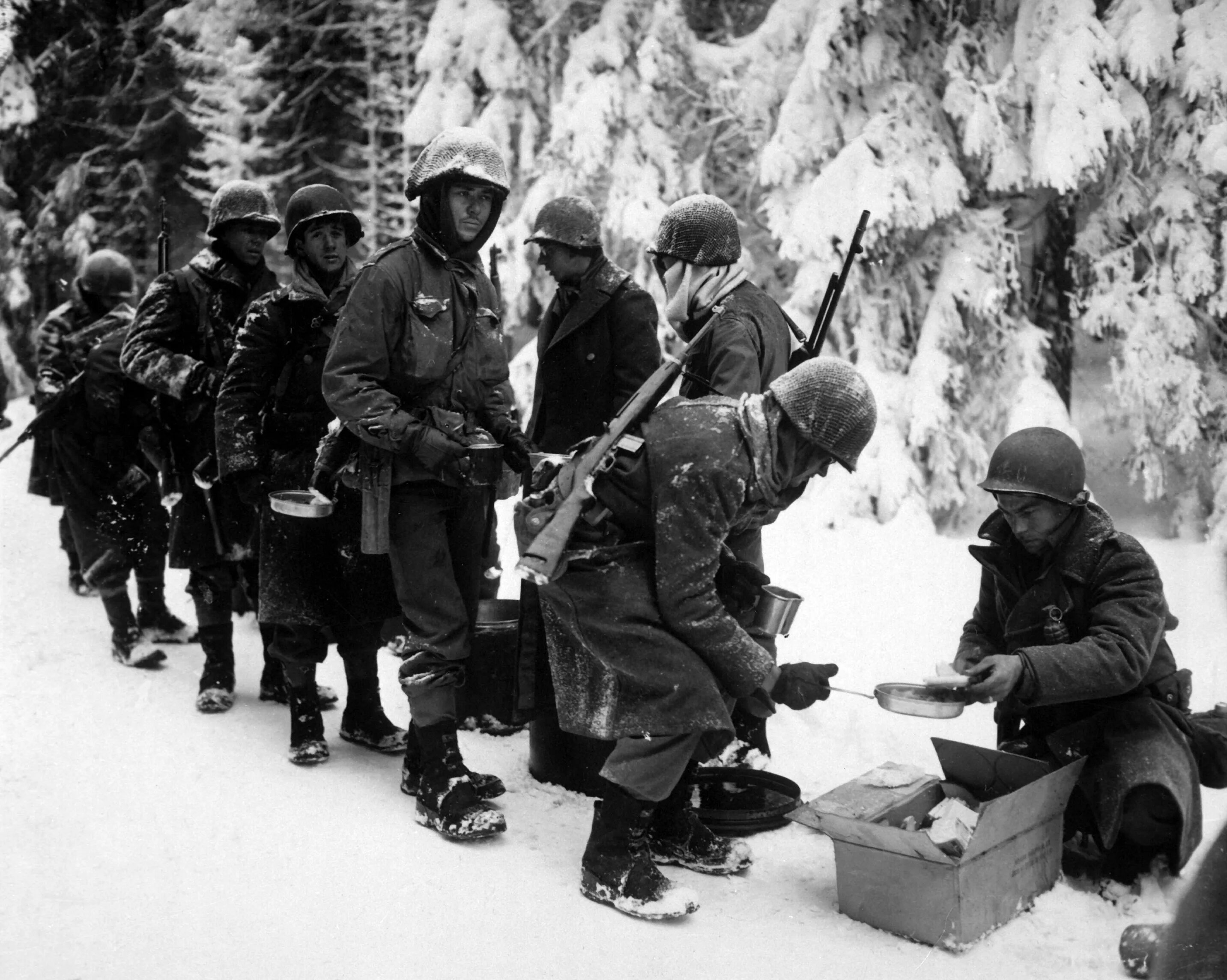 Арденнская операция 1944 немцы. Арденнская операция 1944 солдаты США. Солдаты вермахта зима 1944 Арденны. Провидцы о войне