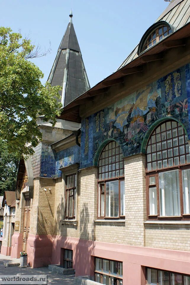 Дом быта таганрог. Таганрогский музей градостроительства. музей городостроения таганрог. музей градостроительства и быта. музей градостроительства в таганроге архитектура.