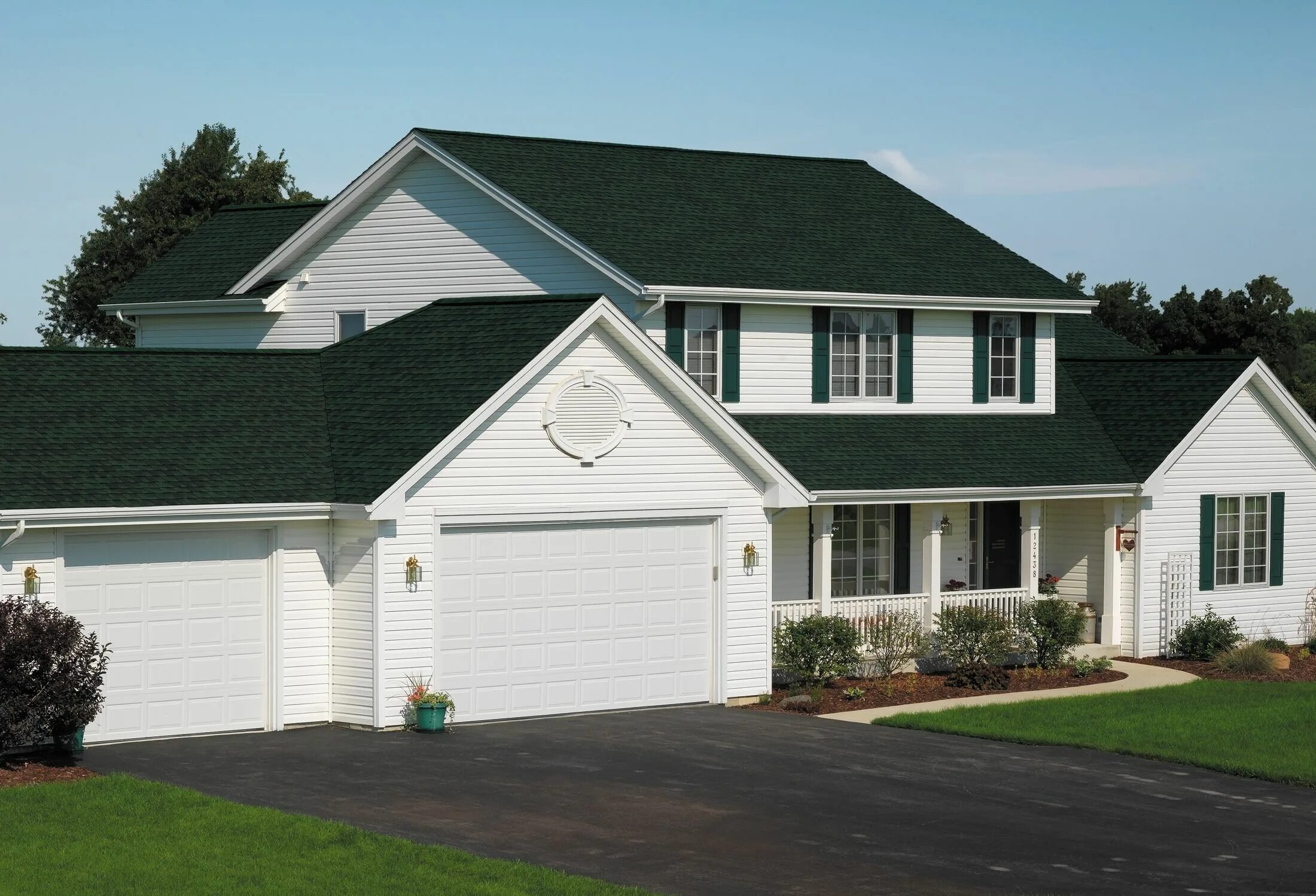 Posts about metal roof on Daily Hike Green roof house, House exterior, Metal roo