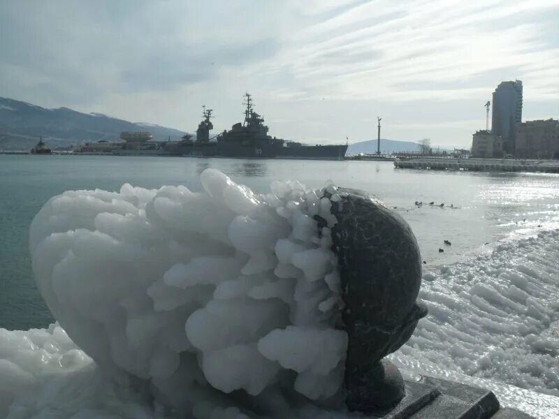 Новороссийск зима 2012. Новороссийск обледенение 2012. Новороссийск обледенение 2012. Норд ост новороссийск 2012. Норд ост новороссийск 1997.
