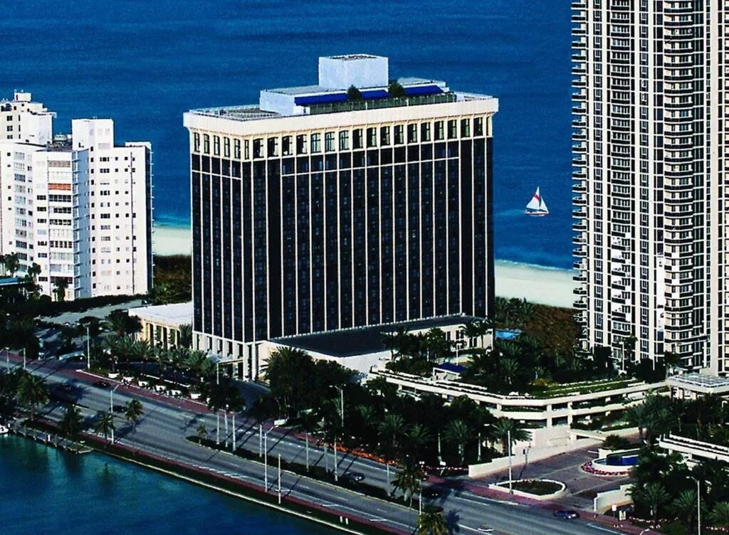 Купить путевку в маями. Майами Бич отели. Отели США Майами. Майами (Флорида) отели. Отели на Майами Бич США.