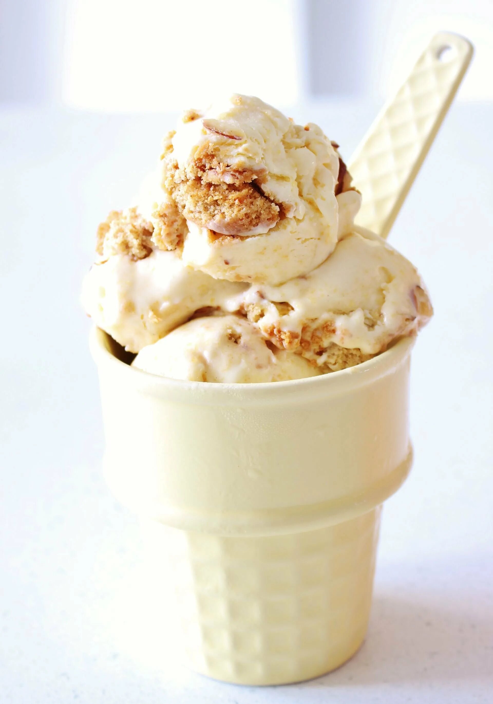 Мороженое брюле. Мороженое брюле. Мороженое крем брюле. Мороженое брюле. Сливочное мороженое крем-брюле.