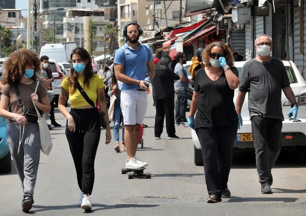 Сегодня в израиле. Люди Тель-Авива. Люди на улице Israel Covid 19. Тель Авив жители. Тель-Авив израильтяне.