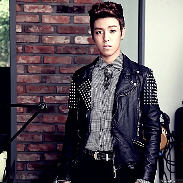 Со хен у. Lee Hyun Woo. Lee Hyun-Woo (Entertainer, born 1966). Lee Joon Woo. Хен.