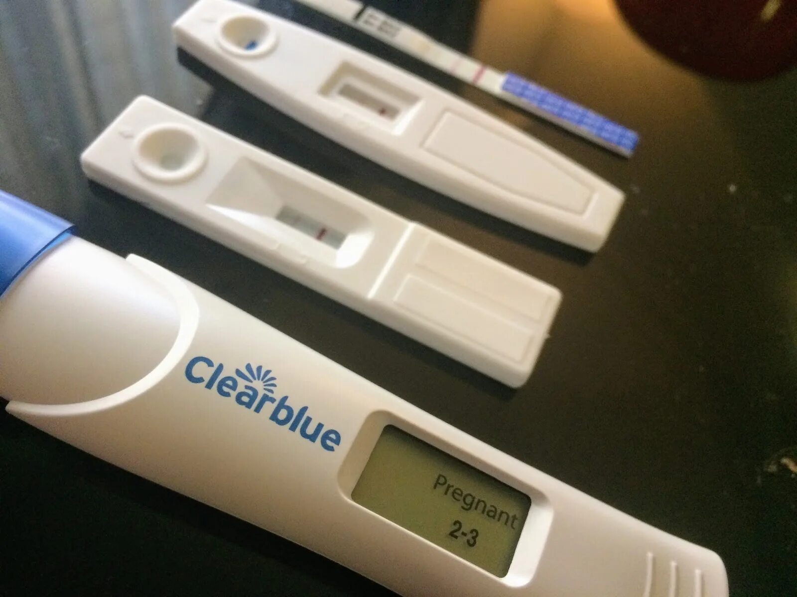 Электронный тест на беременность результаты. Тест клеар Блю. Тест на беременность Клевер Блю. Электронный тест клеар Блю чувствительность. Электронной тест на беременность клеар.