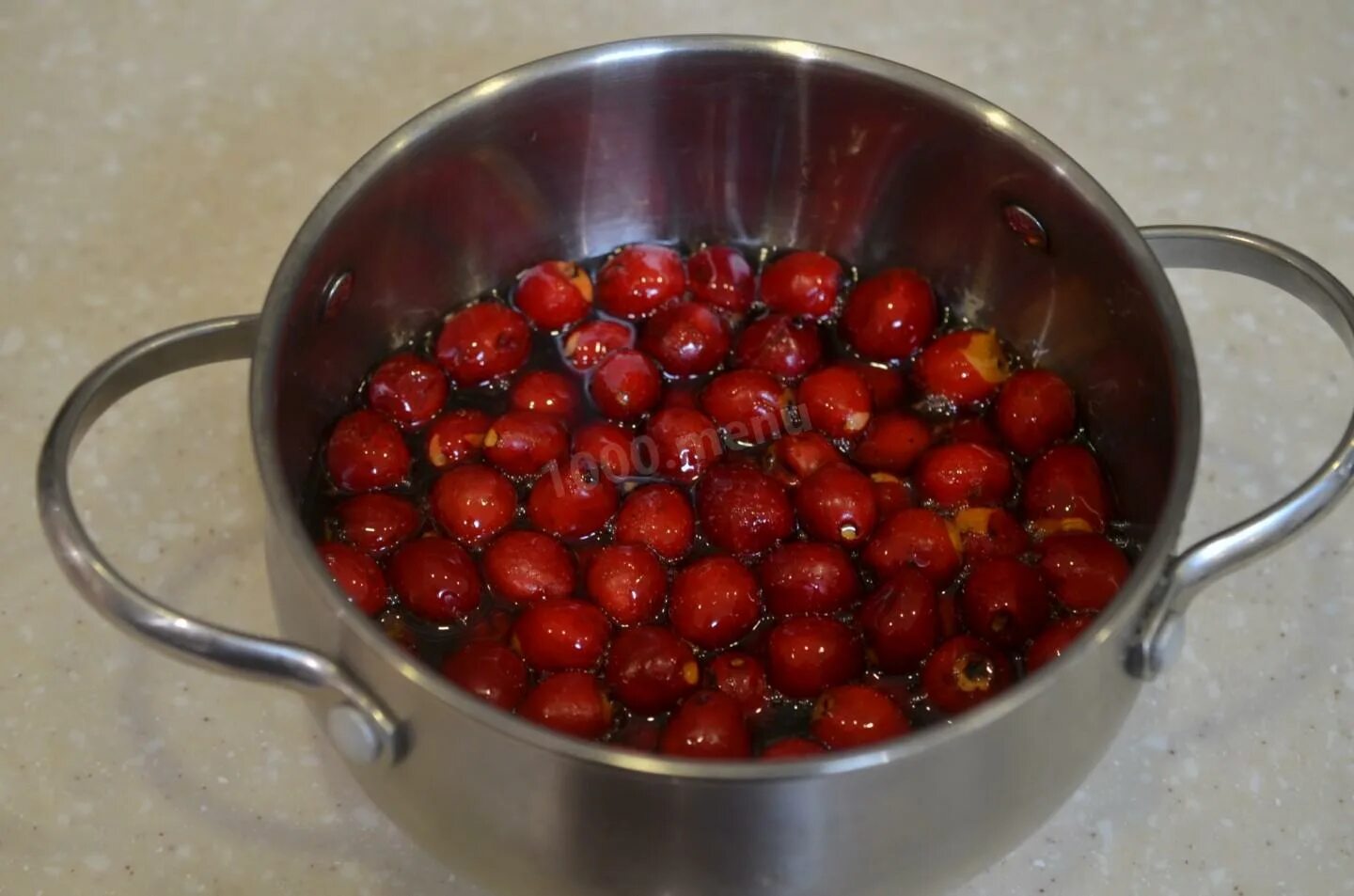 уксус из боярышника. варенье из боярышника без косточек. джем варенье повидло. что сделать из боярышника. засахаренные ягоды боярышника.