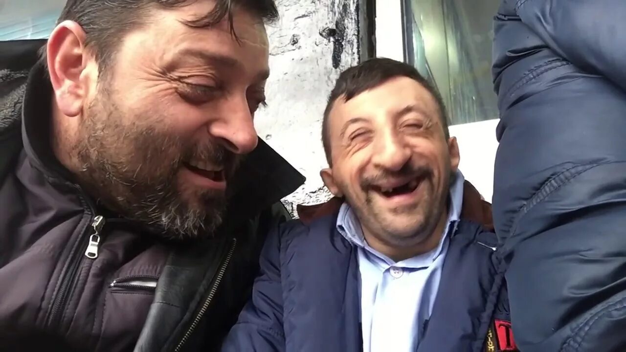 Коксал салих. Турецкий карлик коксал баба. Карманный абу. Коксал баба. Абу коксал.