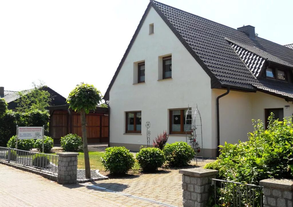 Купить недвижимость в германии. Линген Германия. Бавария Германия частный сектор пригород. Дом в Германии. Домики в Германии.