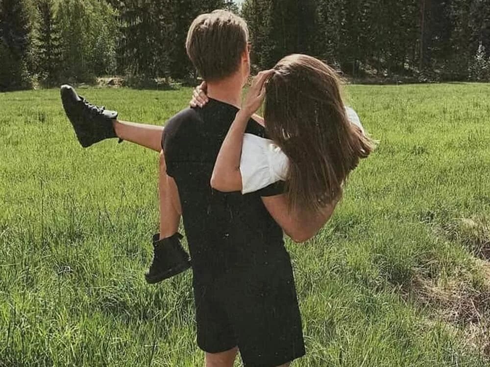 Парню 15 девушке 12