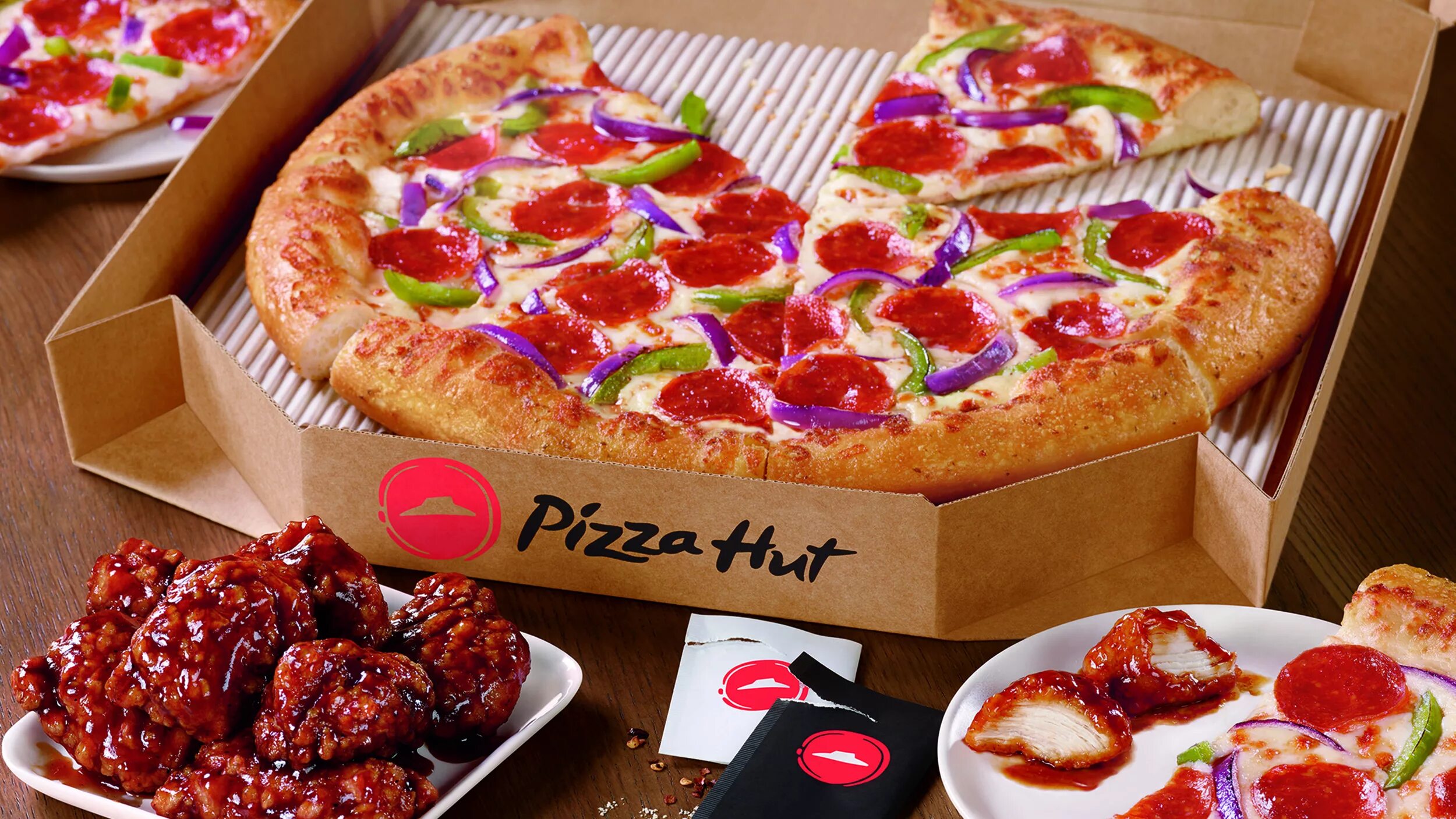 Пицца хат заказ. Пиццерия pizza Hut. Пицца хат пицца. Пицца хат ланч. Пицца хат мясная.