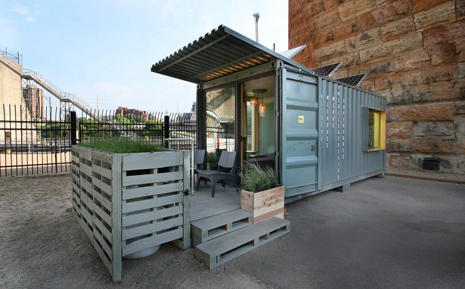 Mobile container. Гостиница shipping container hotel,. тини хаус из контейнера. здания из контейнеров. помещение из контейнеров.