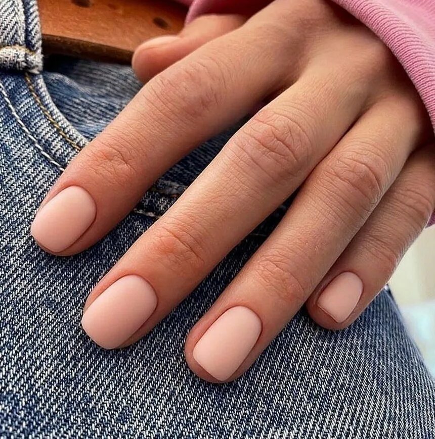 Аккуратные ногти. Ногти короткие однотонные. Однотонный маникюр на короткие ногти. Короткие аккуратные ногти