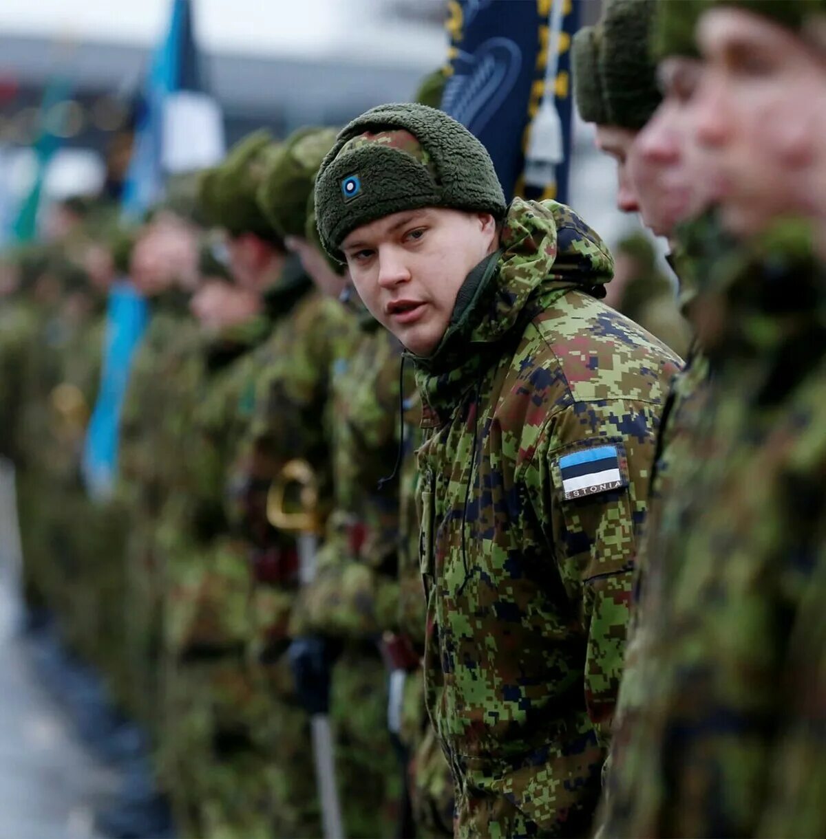 Военные сборы запасников россии. Военнослужащие России. Военнослужащий Российской армии. Военные сборы. Эстонская Военная форма.