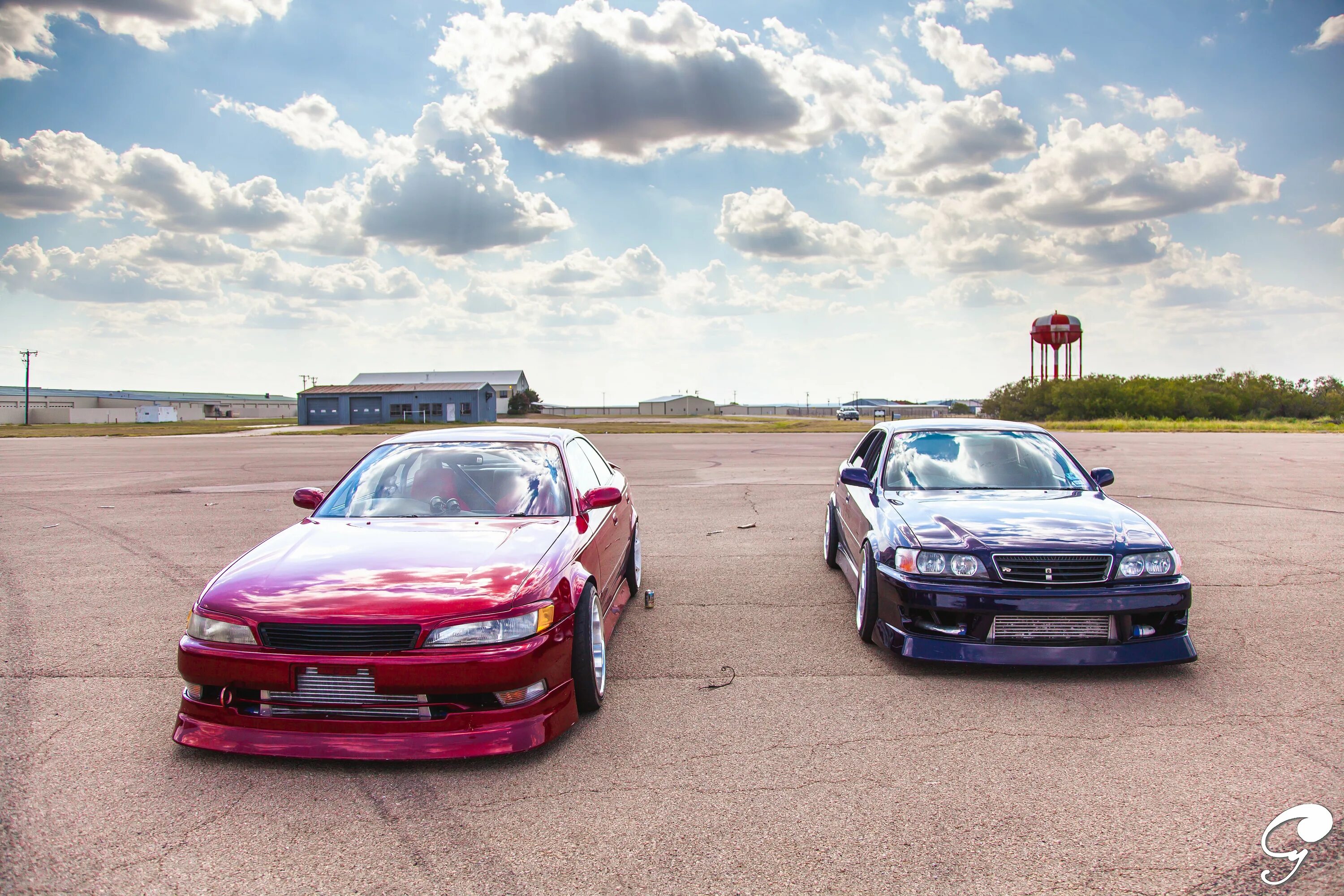 Second marks. Toyota Mark 2 Tourer v. Toyota Chaser Mark 2 JDM. Toyota Chaser Tourer v Mark 2.