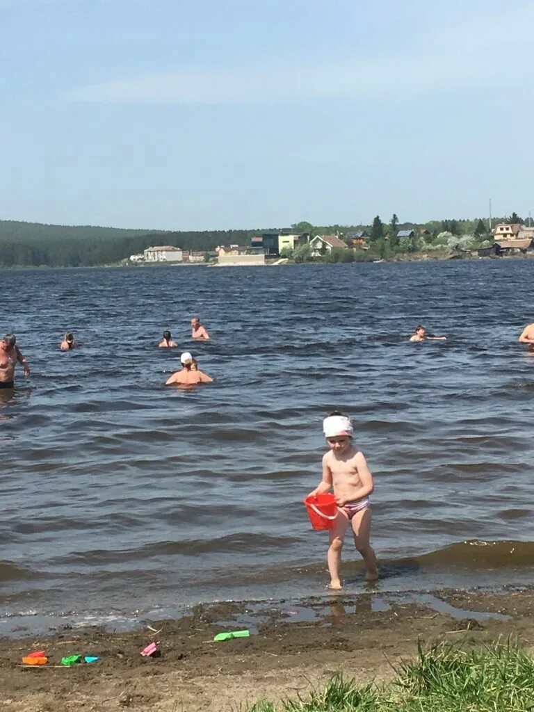 Пляж сысерть. Сысерть пляж Екатеринбург. Пляж Сысерть Свердловская область. Сысертское водохранилище пляж. Сысерть пруд пляж.