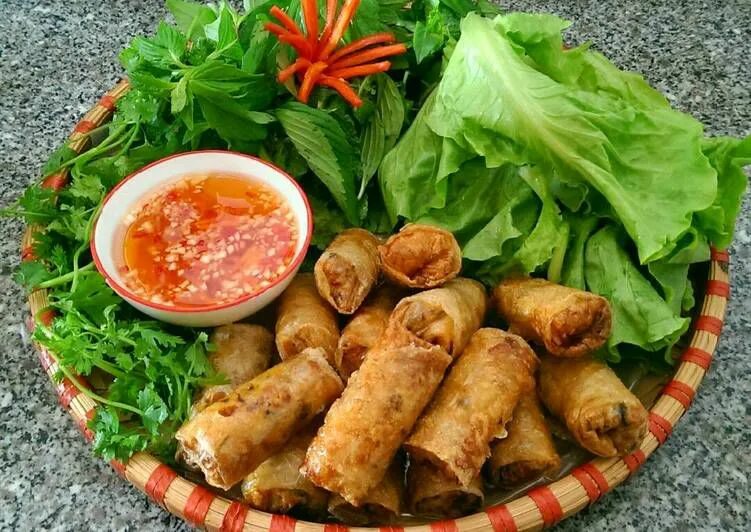 Нэм вьетнамские. Нэм РАН. Нэм РАН Вьетнам. Нэм Вьетнамская кухня. Вьетнамское блюдо Нэм.