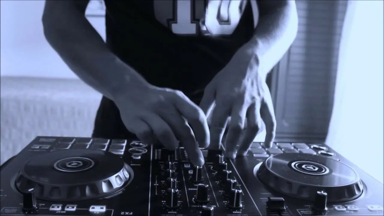 Live drum and bass. DNB картинки. Диджей пульт Drum and Bass. Мемы драм н басс. Drum and Bass 2023.