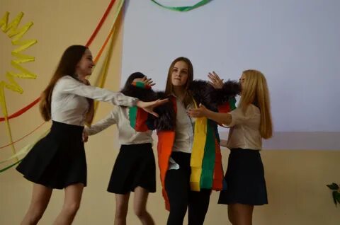 В школе девочки 56