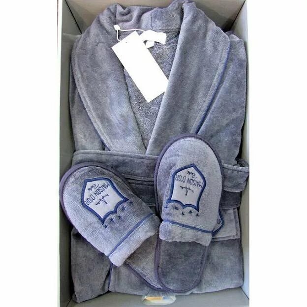 Hays scotland халат. Домашние халаты женские. Банный халат. Tac халаты женские. Халат и тапочки.