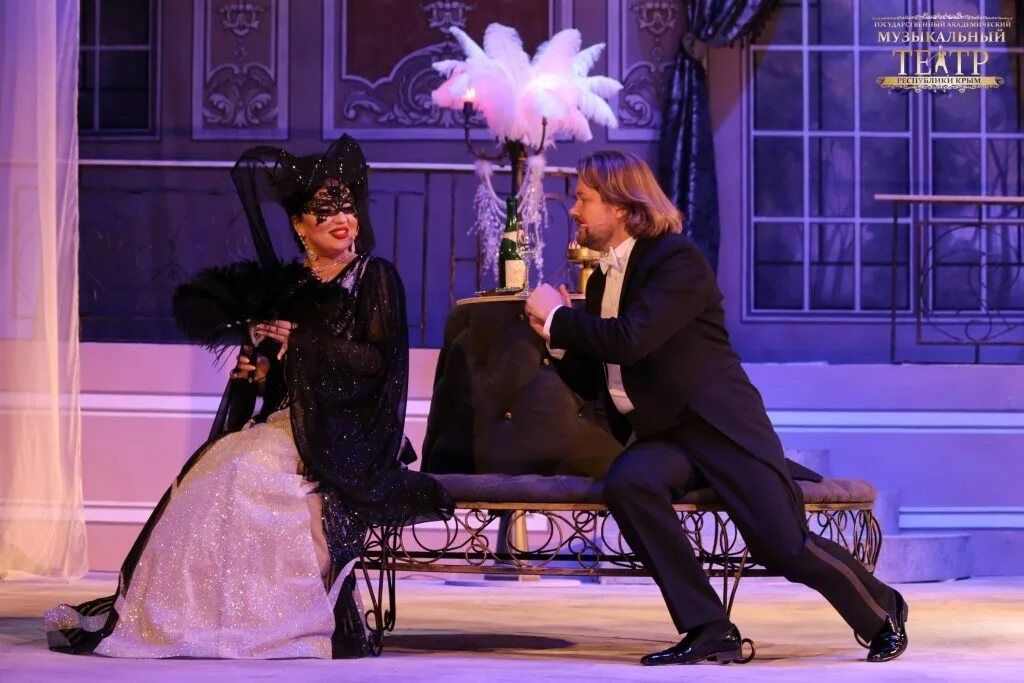 Оперетта летучая мышь ростов на дону. Летучая мышь театр оперетты актеры. Летучая мышь оперетта. Оперетта летучую мышь москва. Летучая мышь оперетта музыкальный театр.