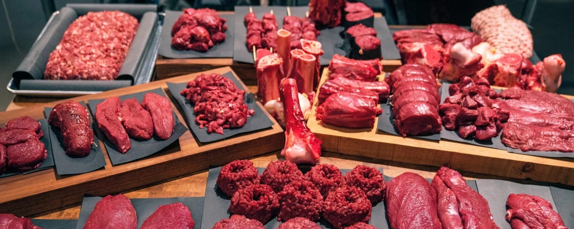 Как правильно свежее мясо. Свежее мясо. мясо разное. мясо фото. мясо на развес.