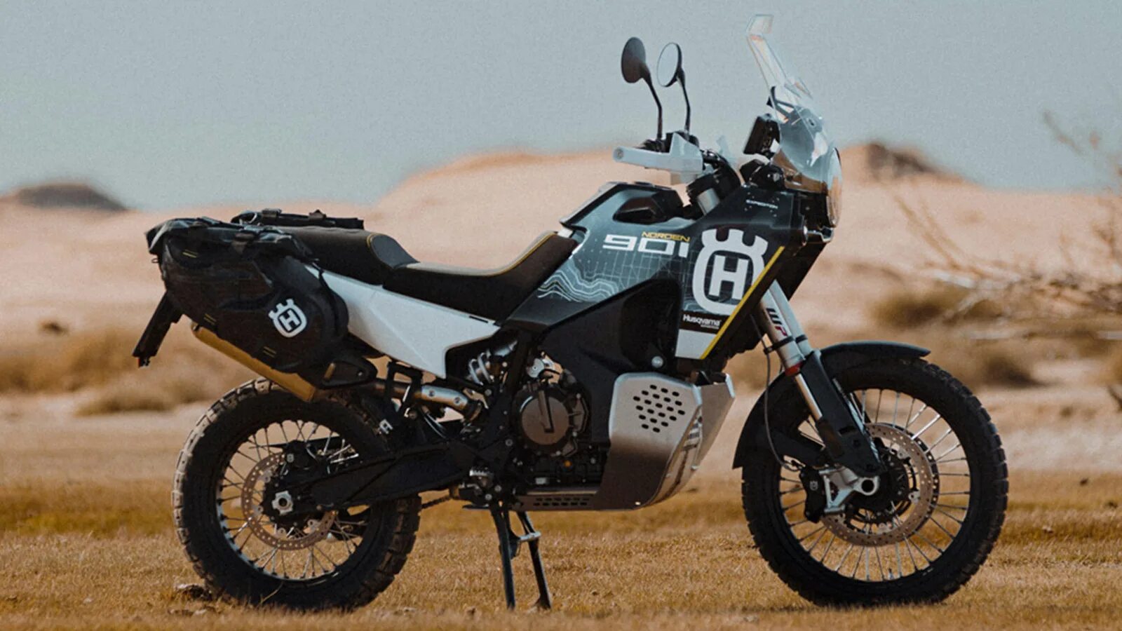 Husqvarna 2025. Норден 901 экспедишн. мотоцикл husqvarna norden 901. хускварна нортон 901.