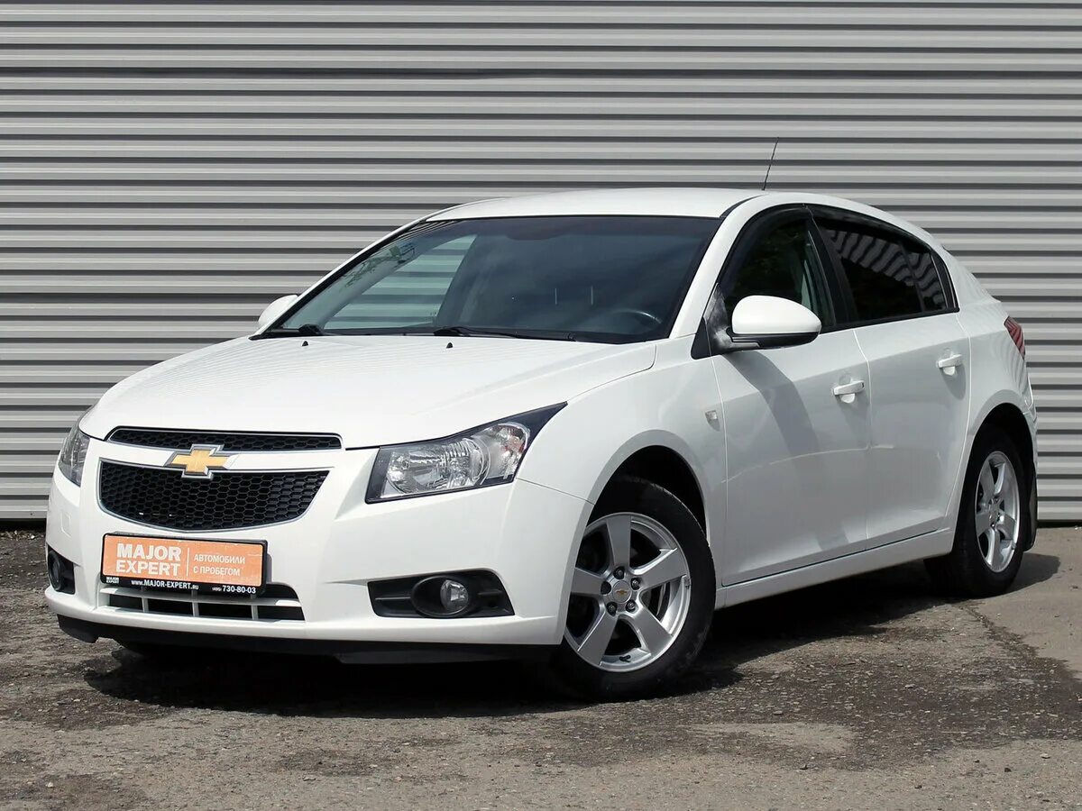 Шевроле купить иваново. Шевроле Круз j300. Chevrolet Cruze 2012. Шевроле Круз 1.8 хэтчбек. Cruze седан (j300).