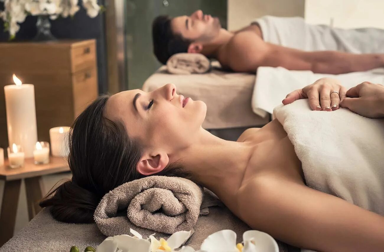 Красивая девушка в спа. Спа программа для двоих. Спа процедуры для двоих. Спа программы санкт петербург. Классический массаж.