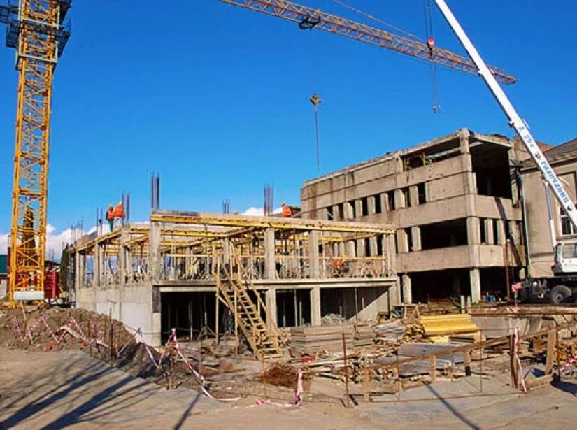 Кто строил казахстан. Стройка дома. Строительство. Работа в казахстане стройка. Строительные работы.