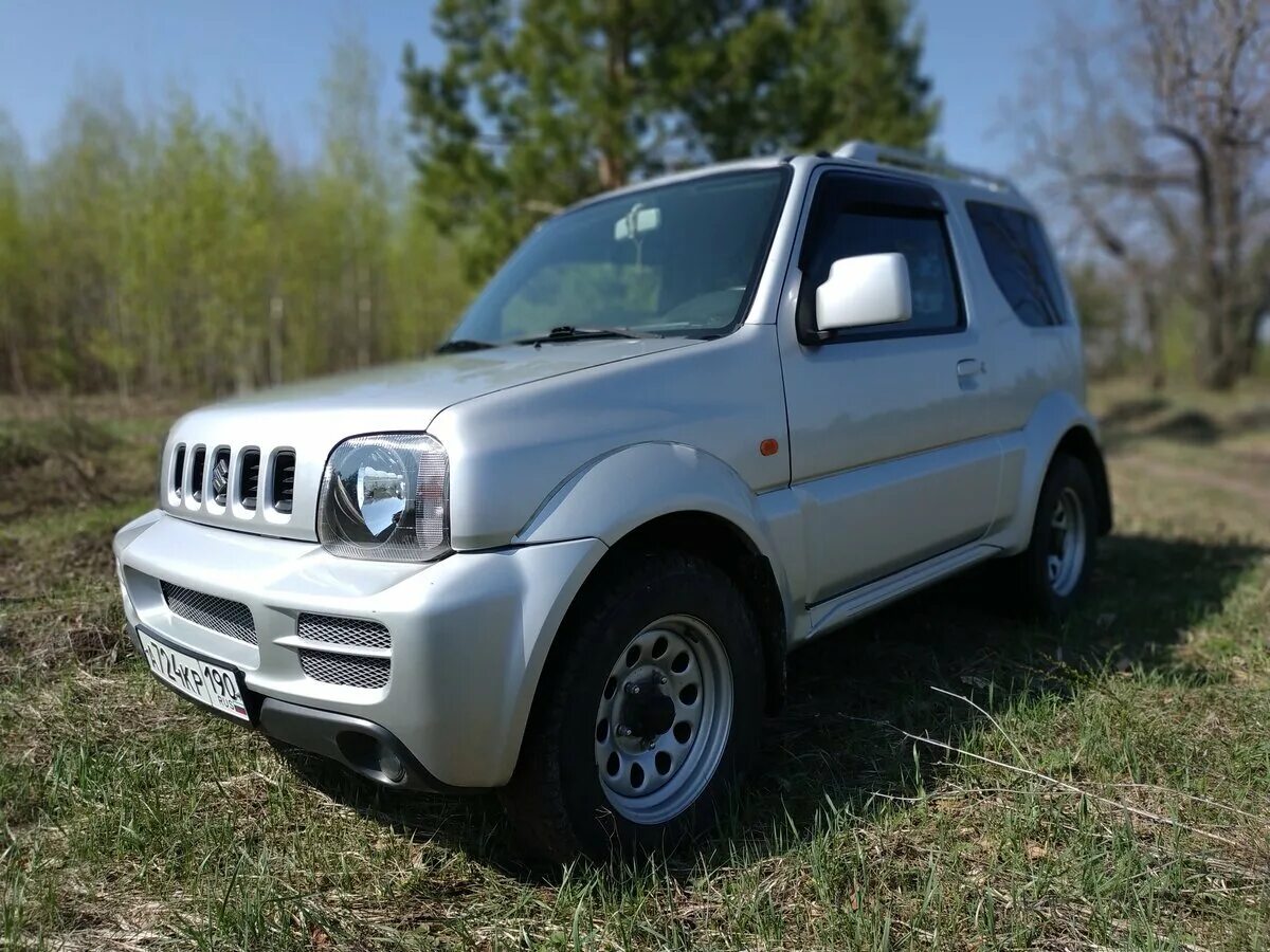 Сузуки купить бу спб. Suzuki Jimny 1.3. Suzuki Jimny 3. Сузуки Джимни 2008. Suzuki Jimny 1.1.