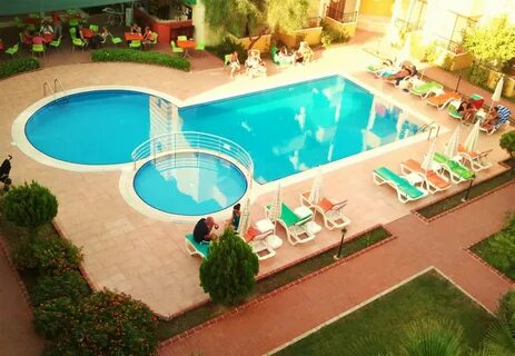 Rose hotel 3