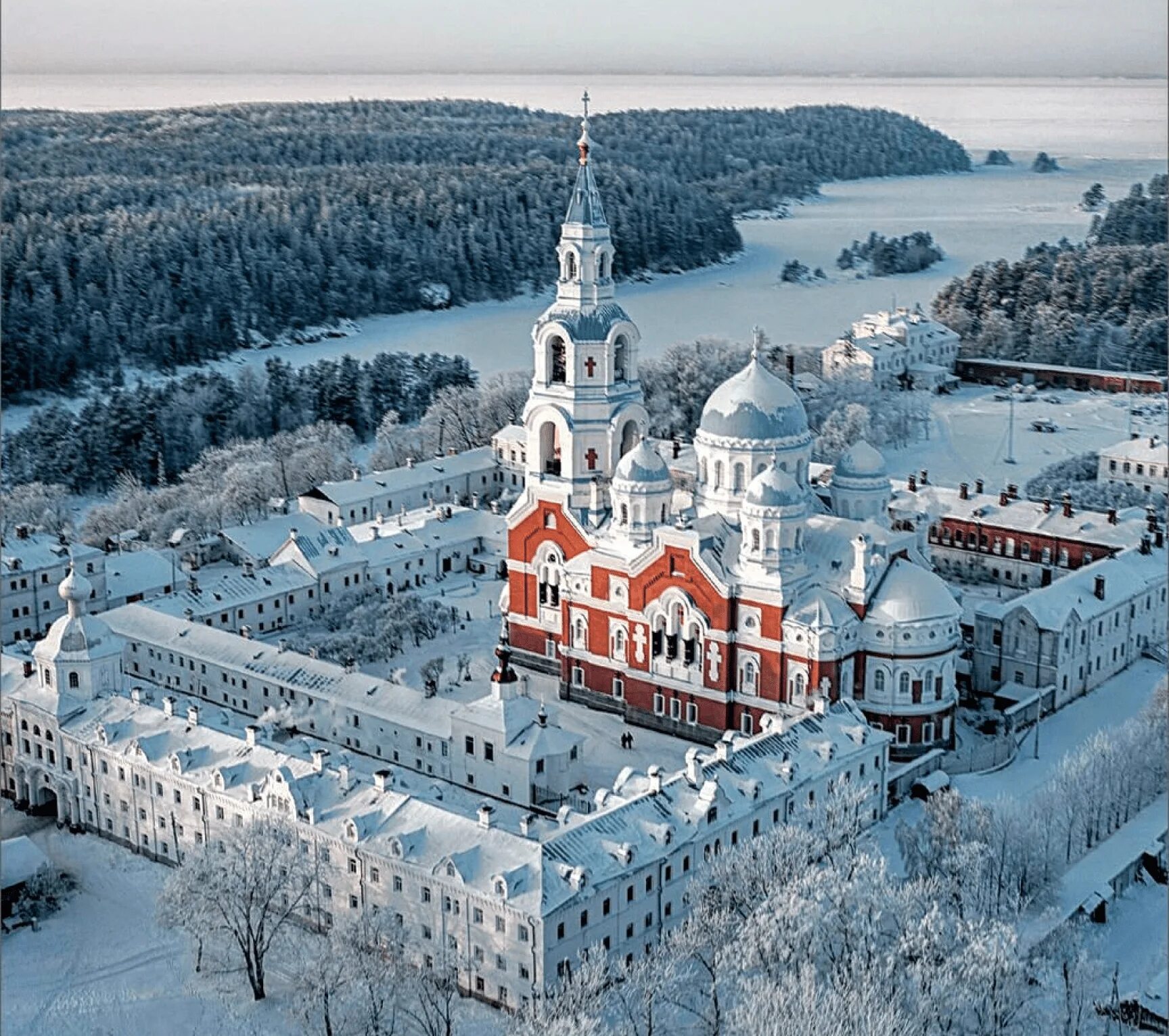 Валаамский Спасо-Преображенский монастырь в Карелии. Валаамский Спасо-Преображенский монастырь зимой. Валаам Спасо-Преображенский монастырь хор.