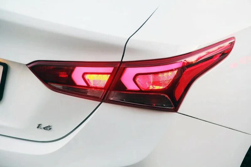Solaris 2017 фары. Hyundai solaris 2025 задние фары. hyundai solaris 2 задние фонари. задние led фонари hyundai solaris 2025. фонарь hyundai solaris 2025.