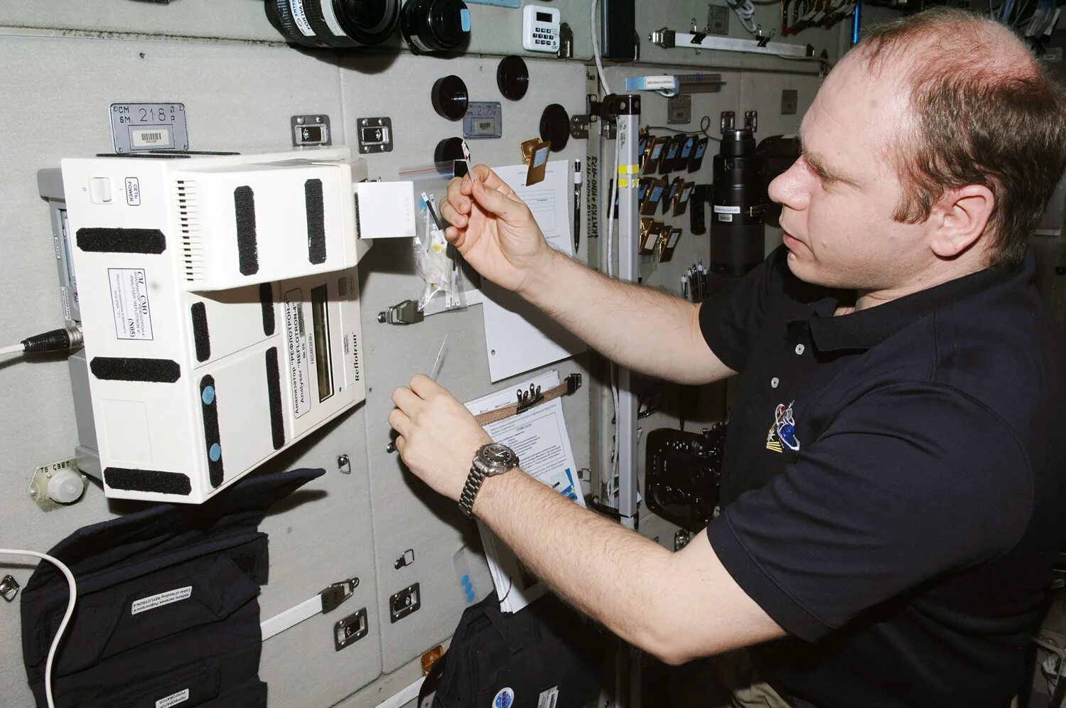 Уильям шокли джон бардин и уолтер браттейн транзистор. Американский физик роберт вуд. Уильям шокли транзистор. Ученый пол берг. Радиоприемников «вестингауз», 1929, фото.