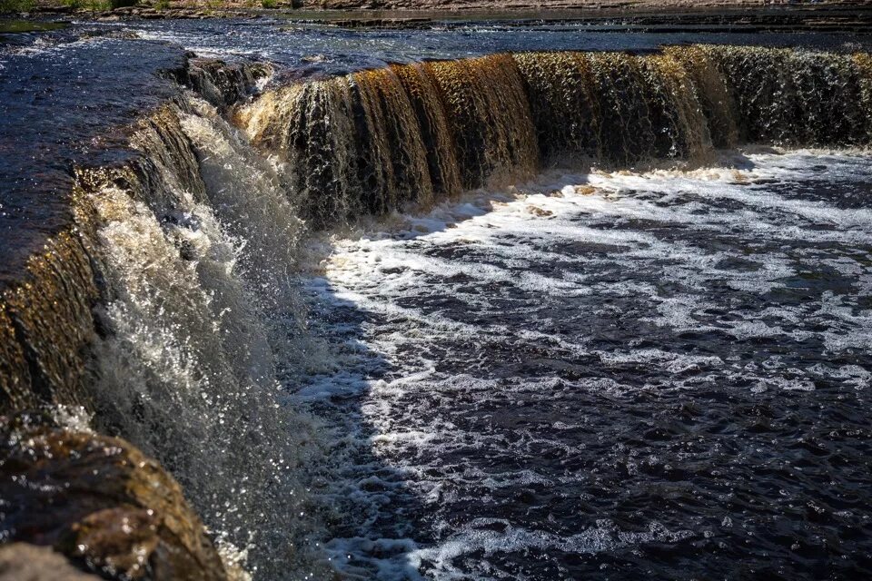 Большой тосненский водопад. Водопад на реке Тосна. Тосненский водопад в Ленинградской. Тосно водопады достопримечательности.